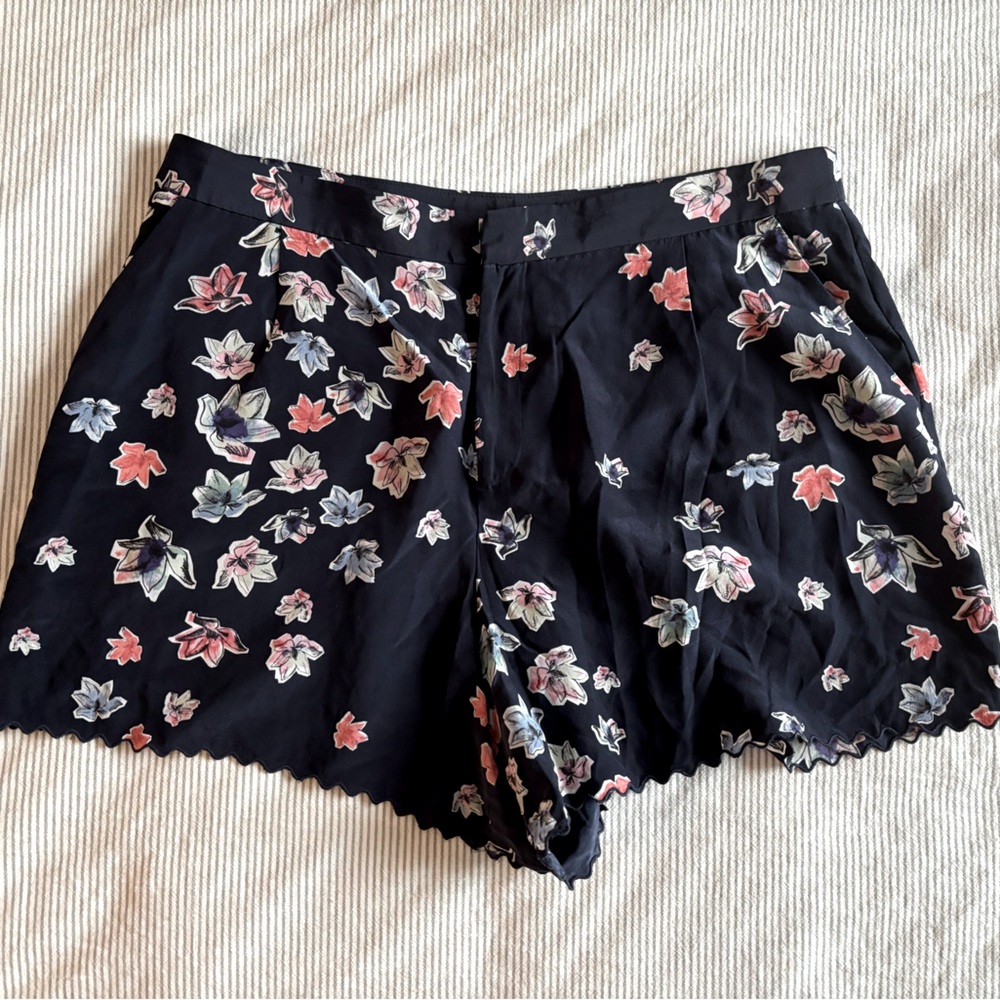Club Monaco Scalloped Floral Shorts